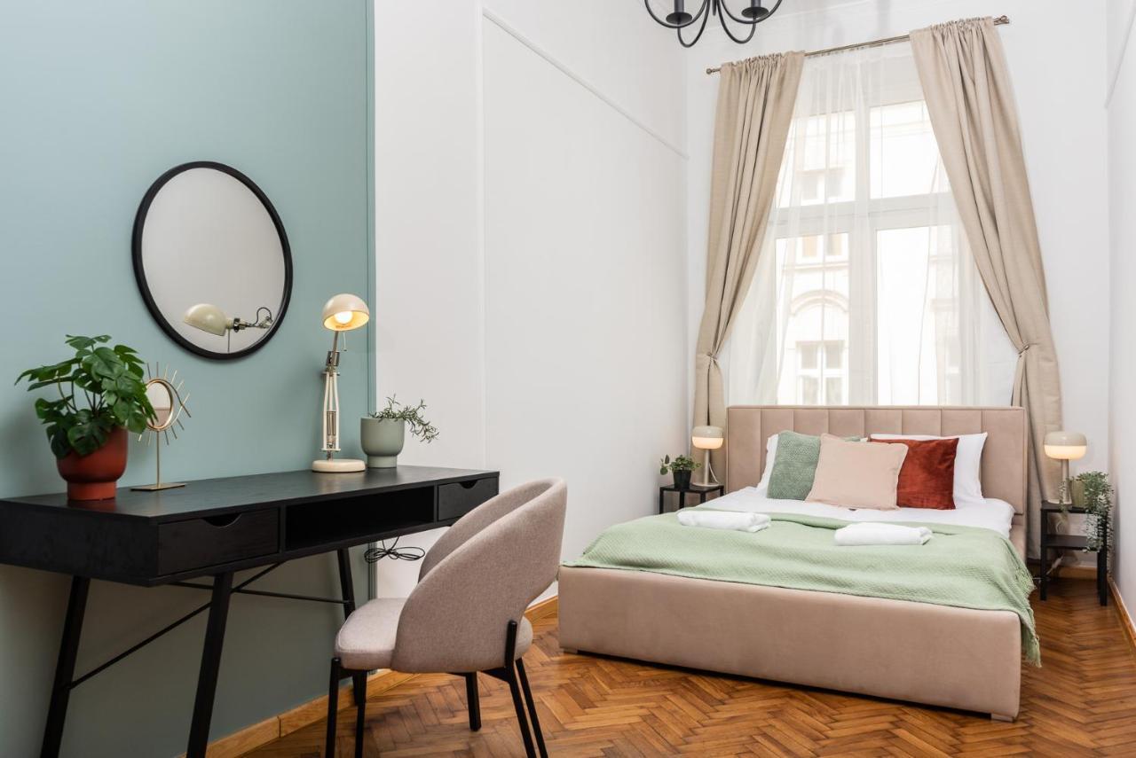 Classy Old Town Apartment - By Upstairs Krakow Dış mekan fotoğraf