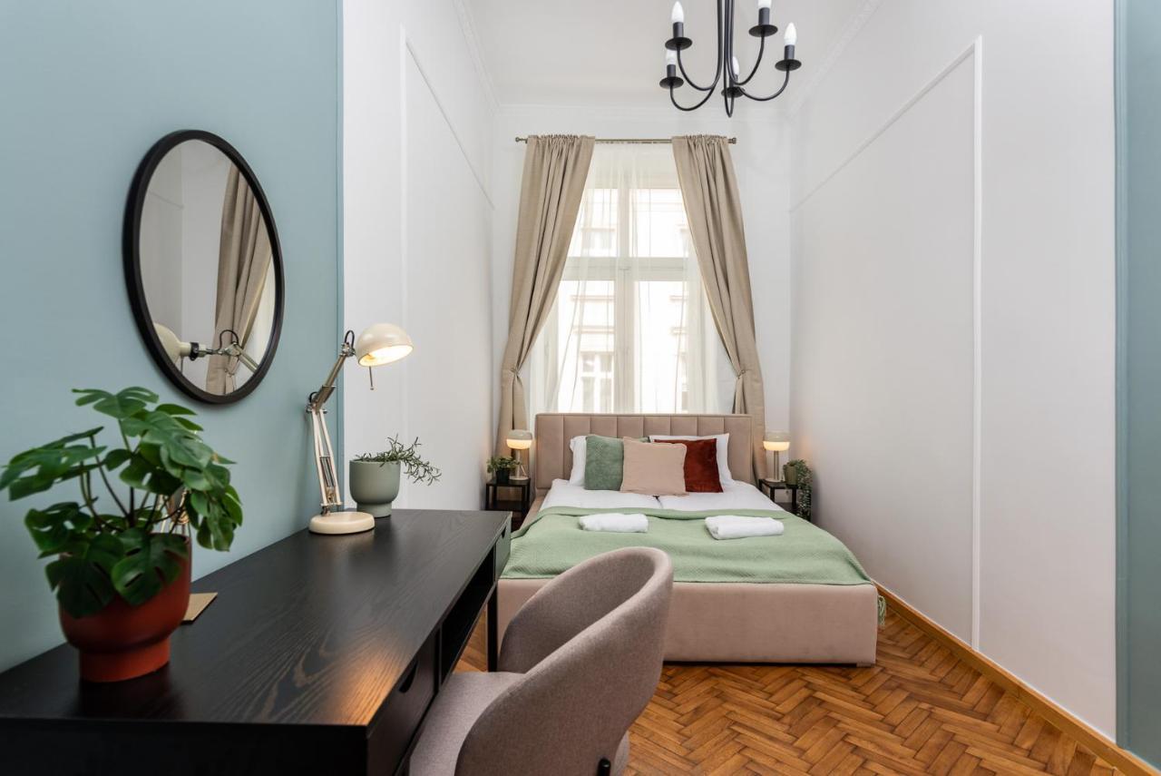 Classy Old Town Apartment - By Upstairs Krakow Dış mekan fotoğraf